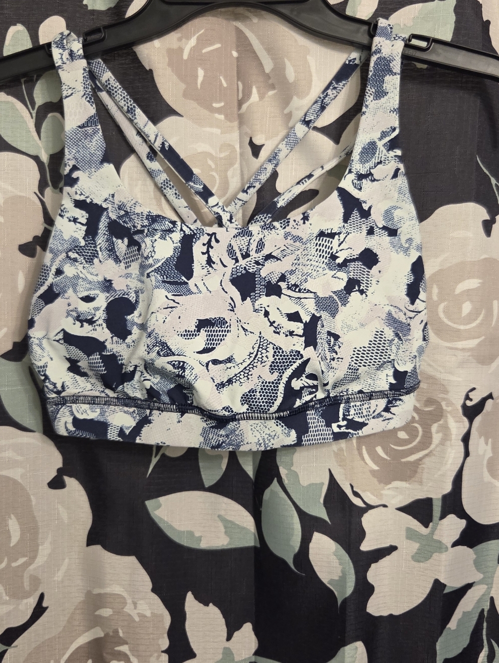 Lululemon Energy Bra Luxtreme Four Way Stretch